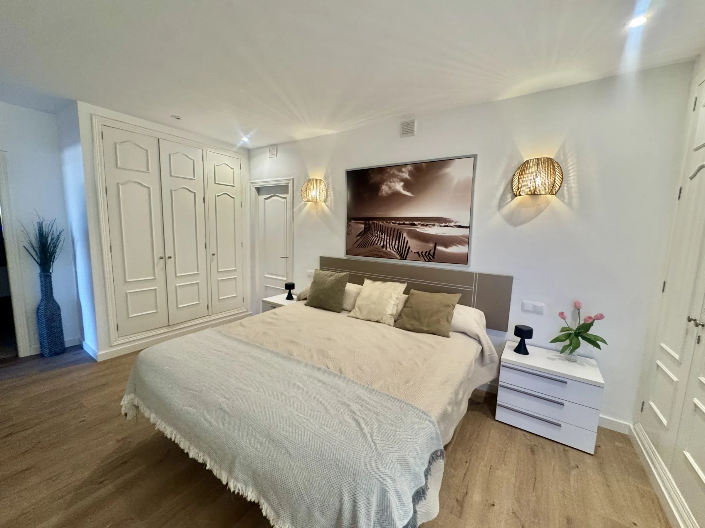 LO14 G Bedroom 1 a
