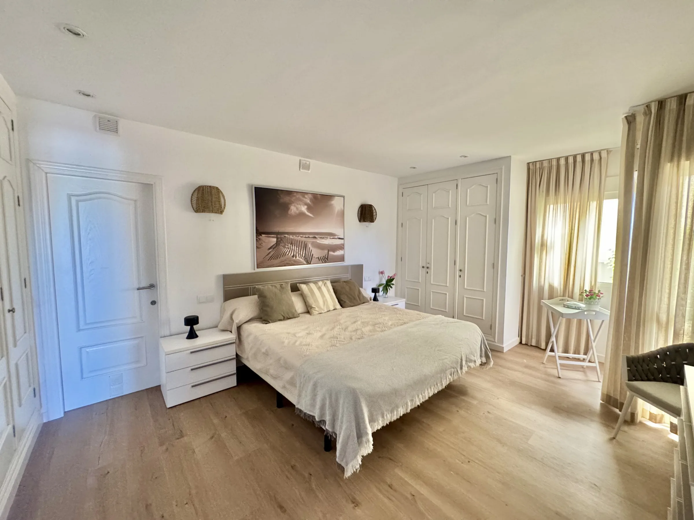 LO14 G Bedroom 1 b