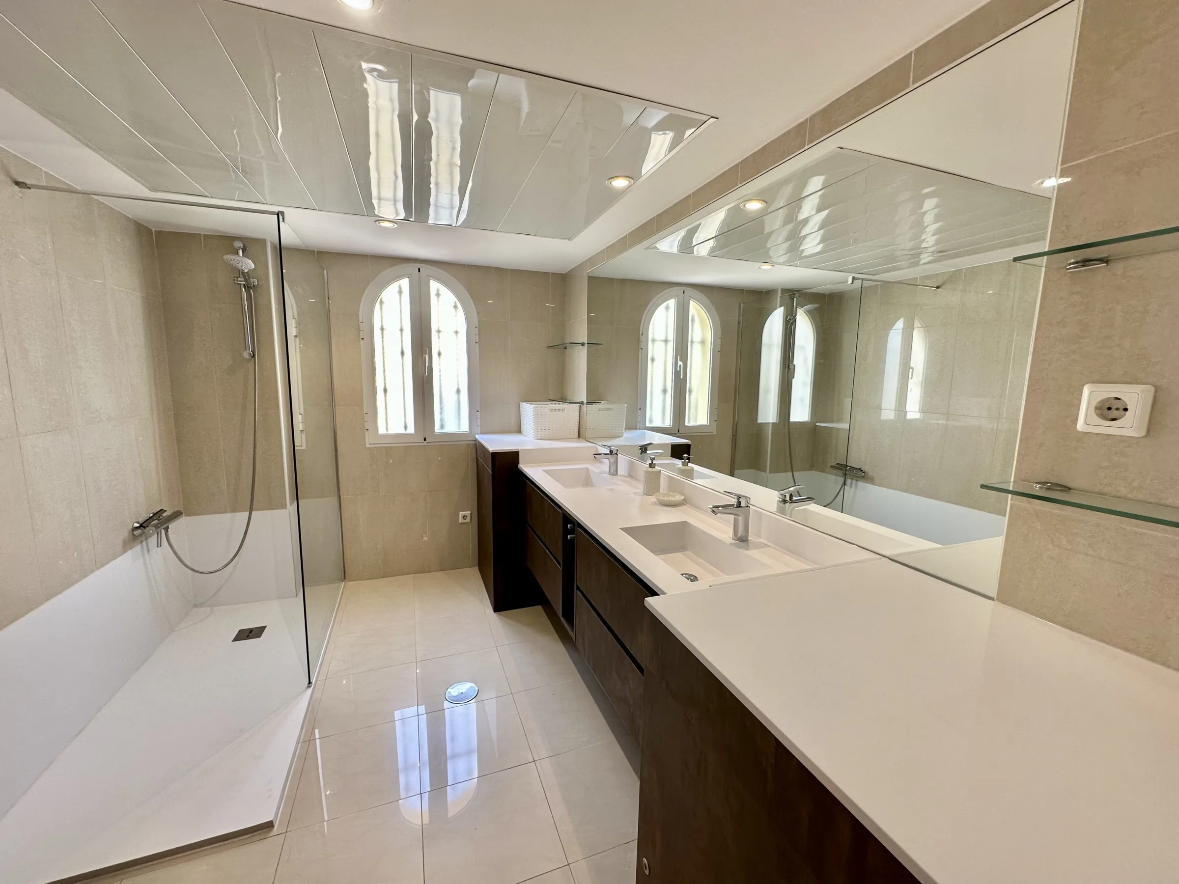 LO14 P Bathroom mtime20230403164403