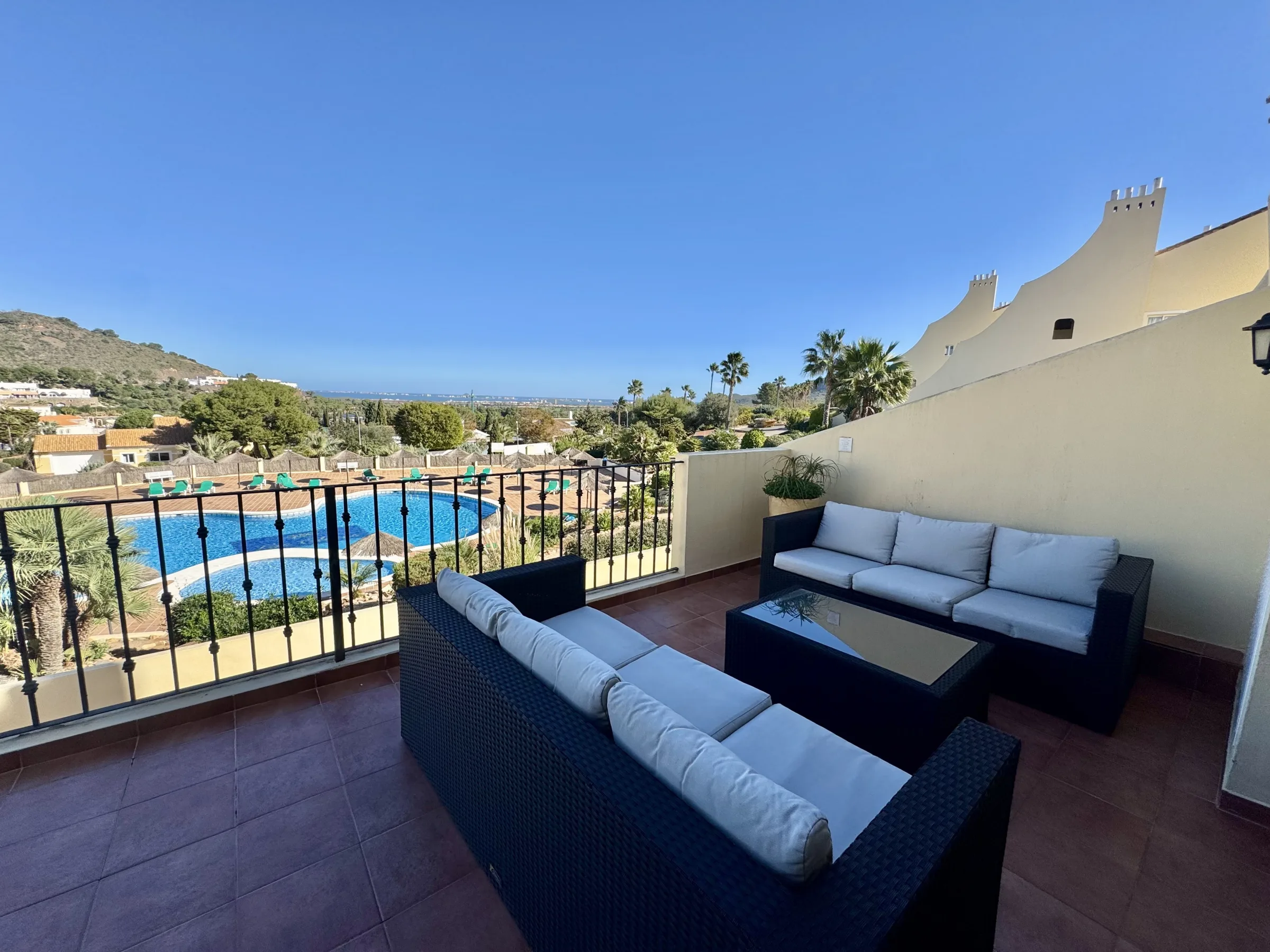 LO24 C Terrace d