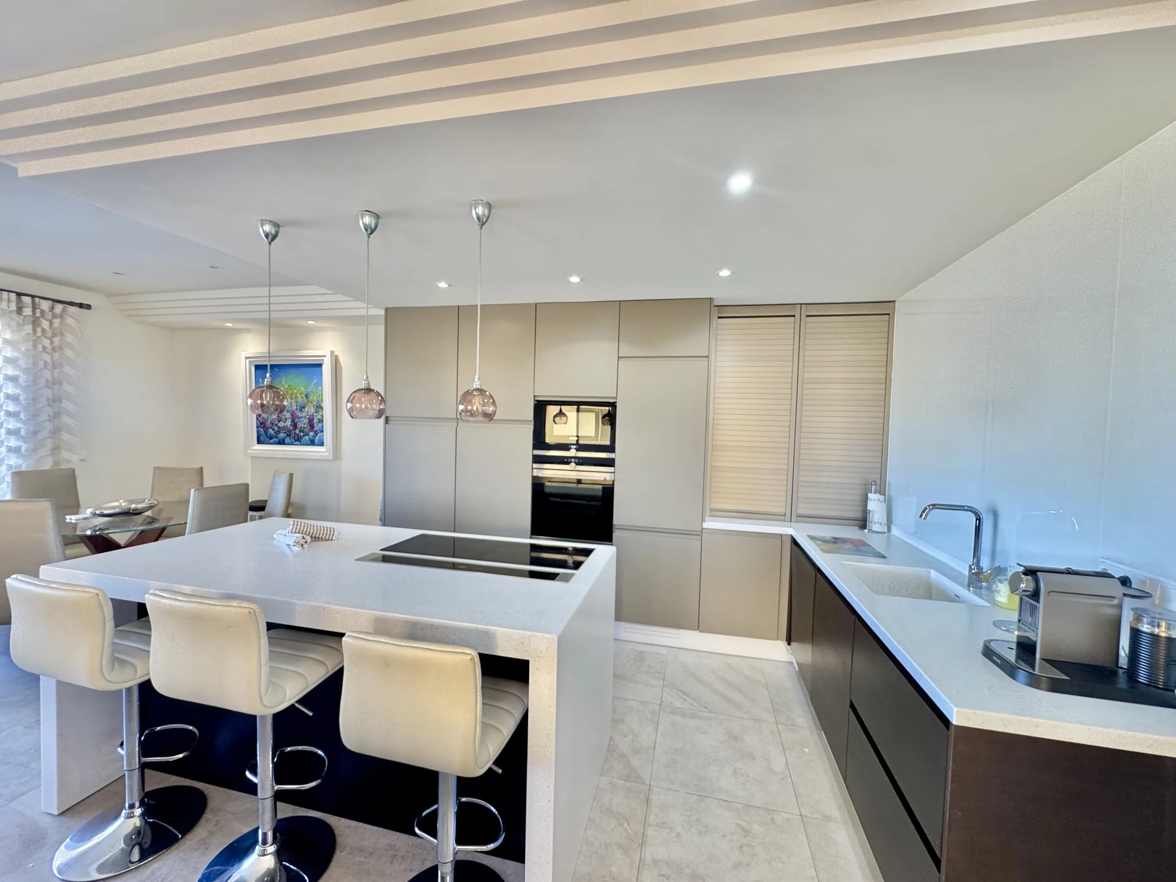 LO24 C Kitchen Dining c