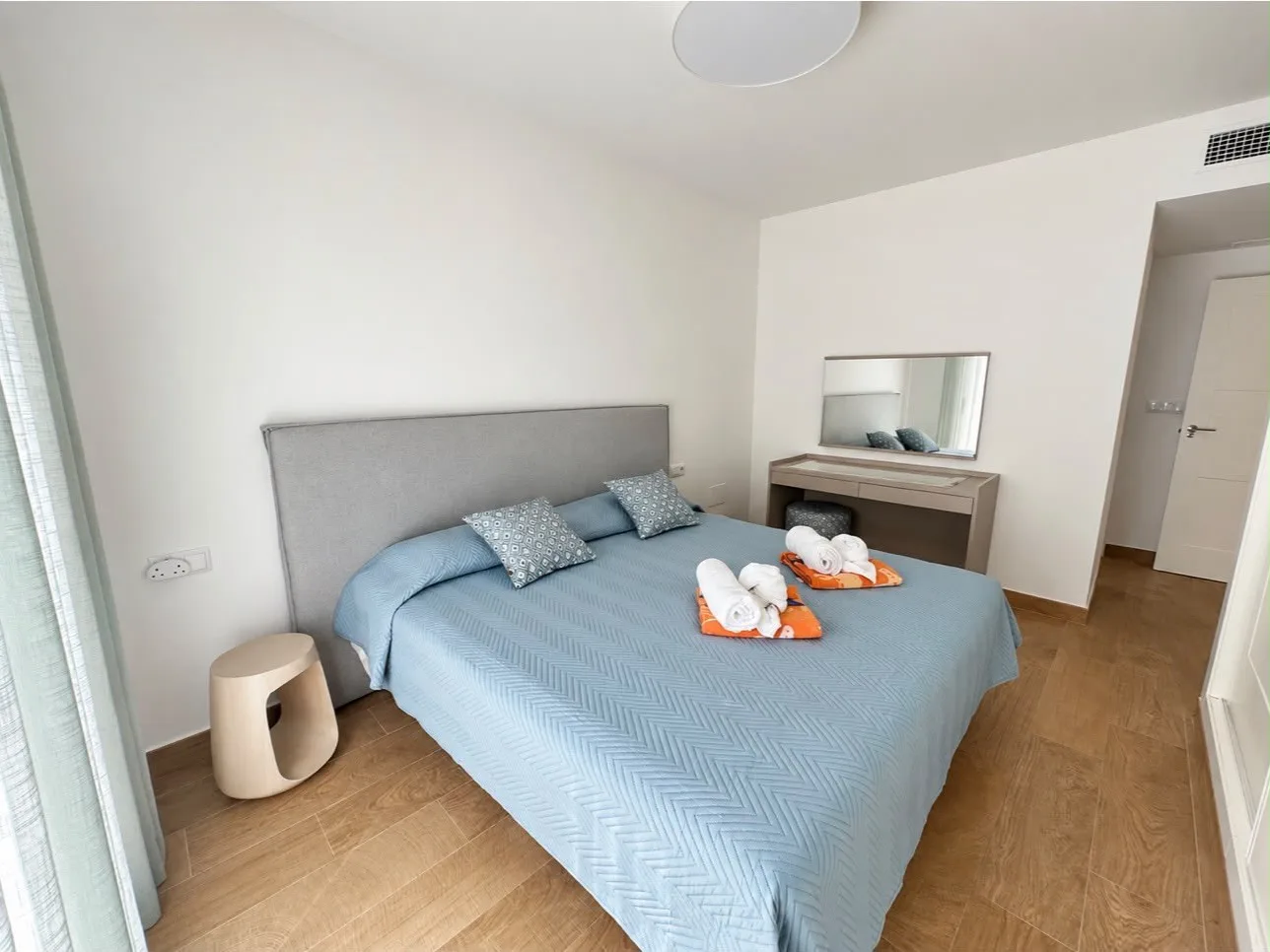 LO24 C Bedroom 2 b