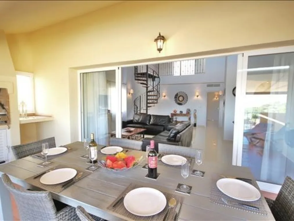 LO 25 P Terrace to ling room mtime20210219113136