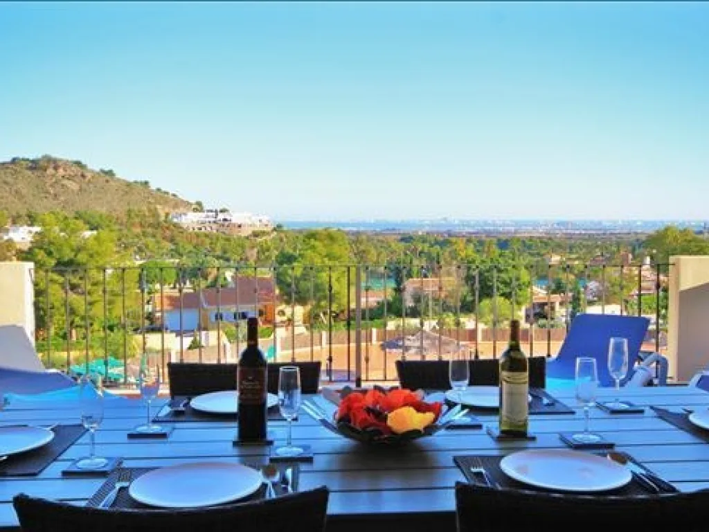 LO 25 P Terrace dining mtime20210219113135