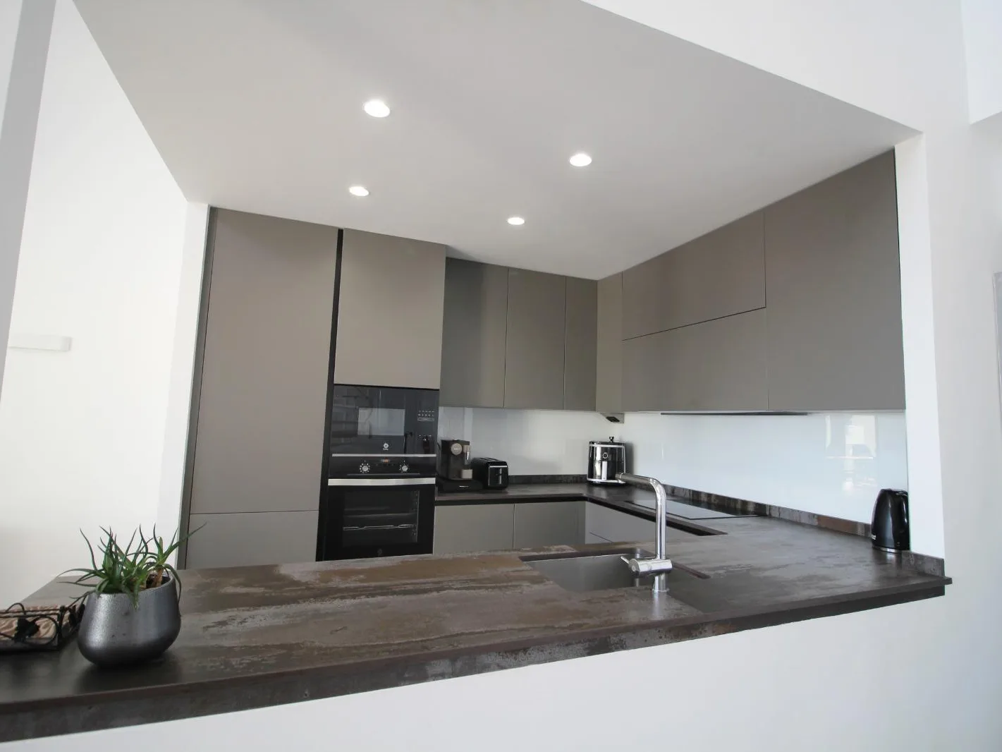 LO26 P Kitchen 2