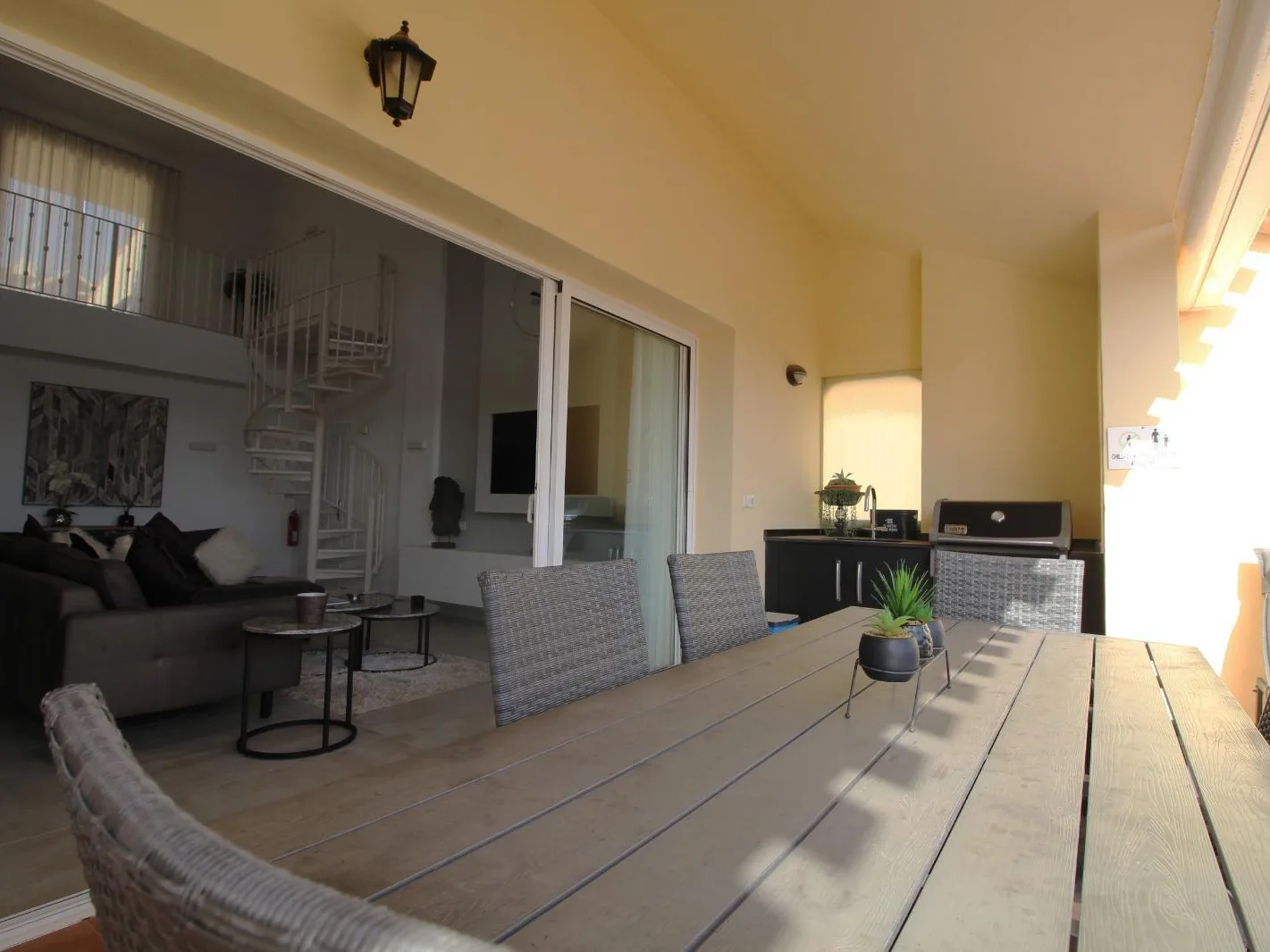 LO26 P Terrace table