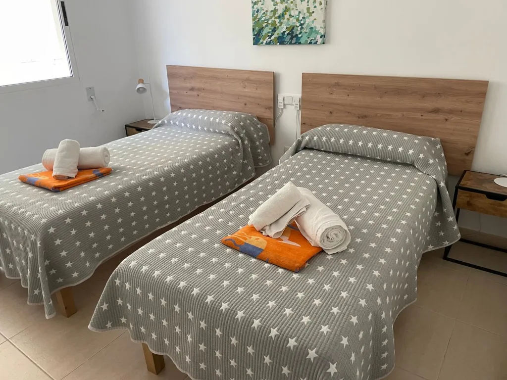 LO28 G Bedroom 2