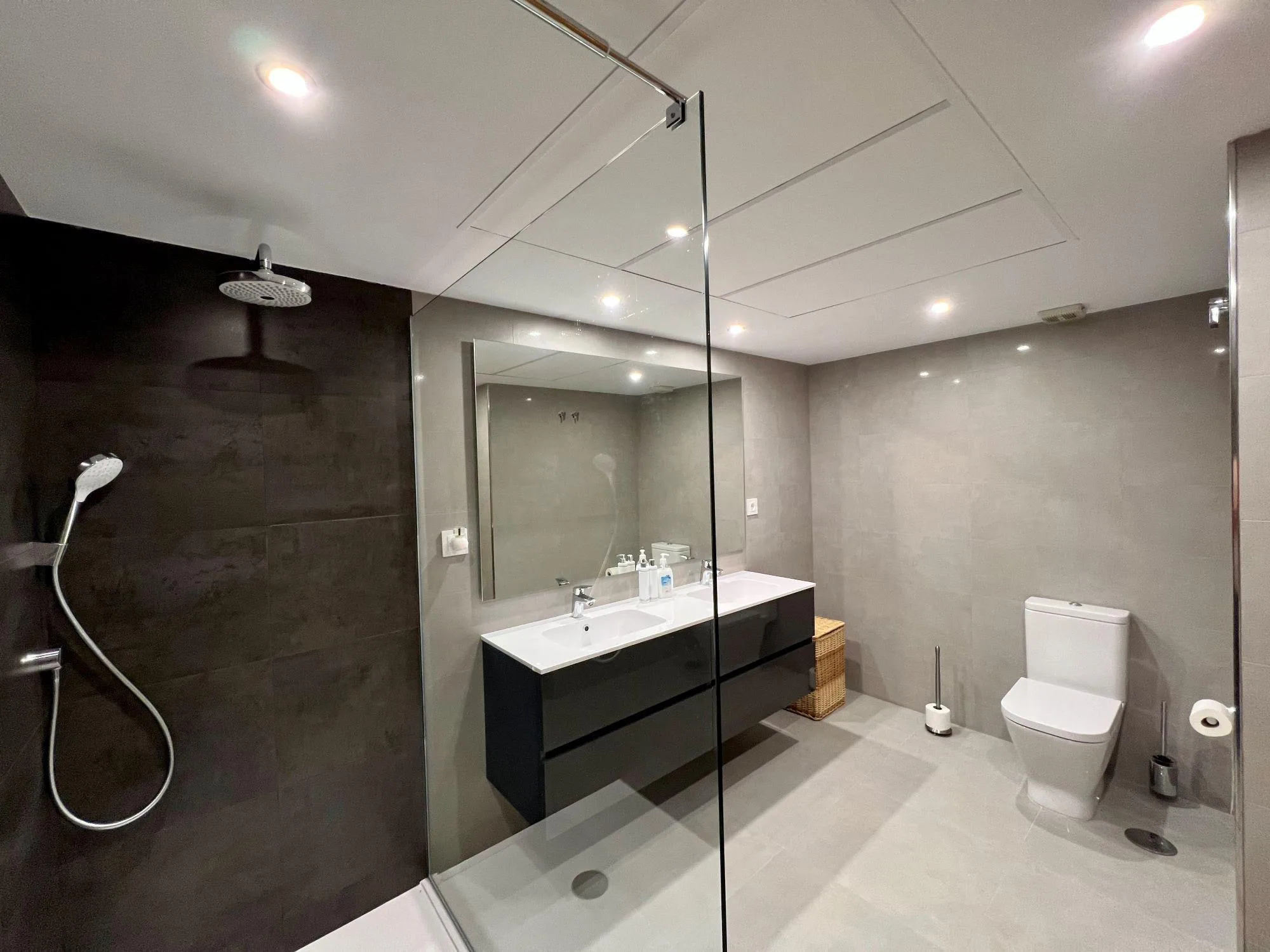 Amarillo Family Bathroom resize mtime20220526113700