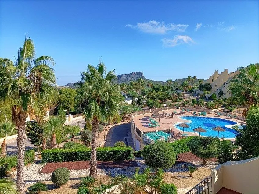 Living terrace view to pool mtime20230707155503