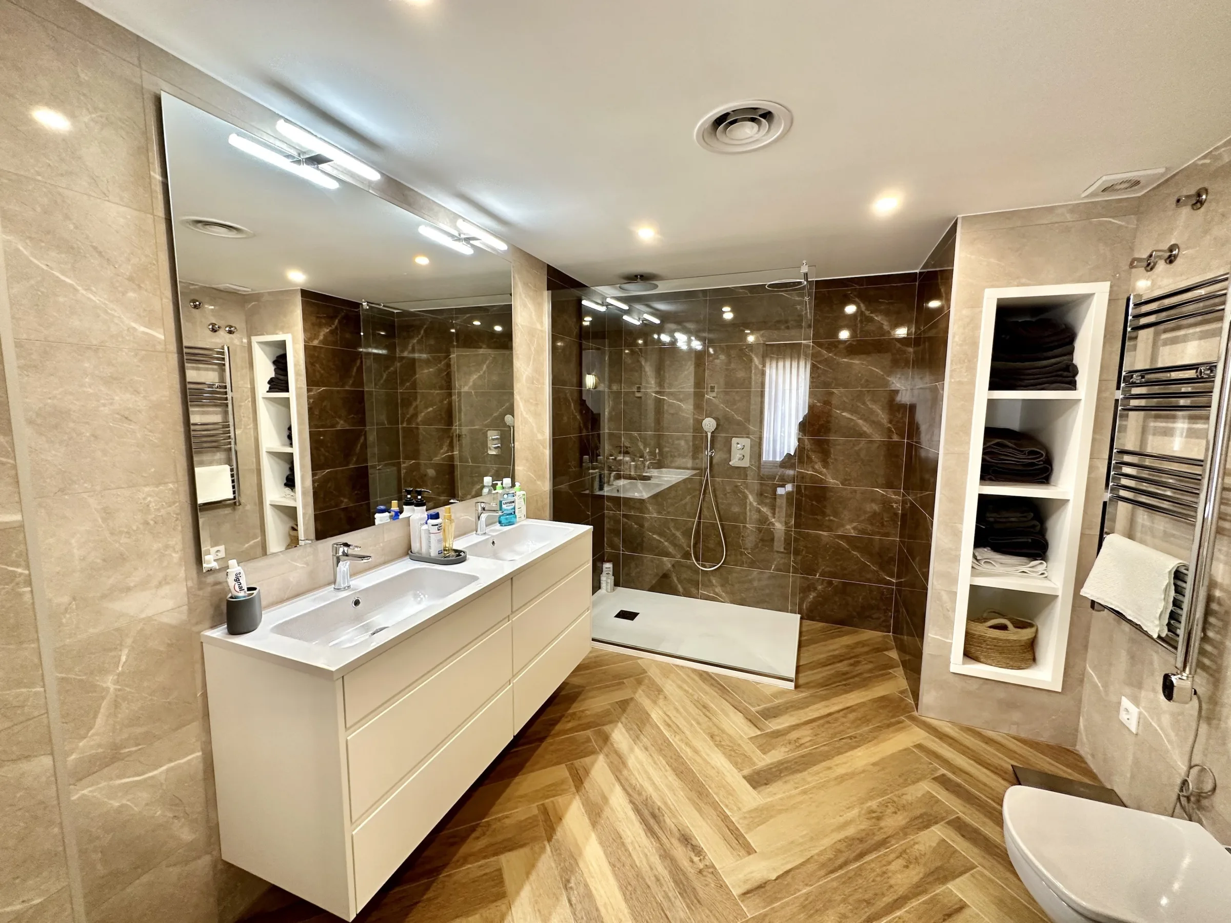 LO32 C MASTER En suite mtime20230307084811