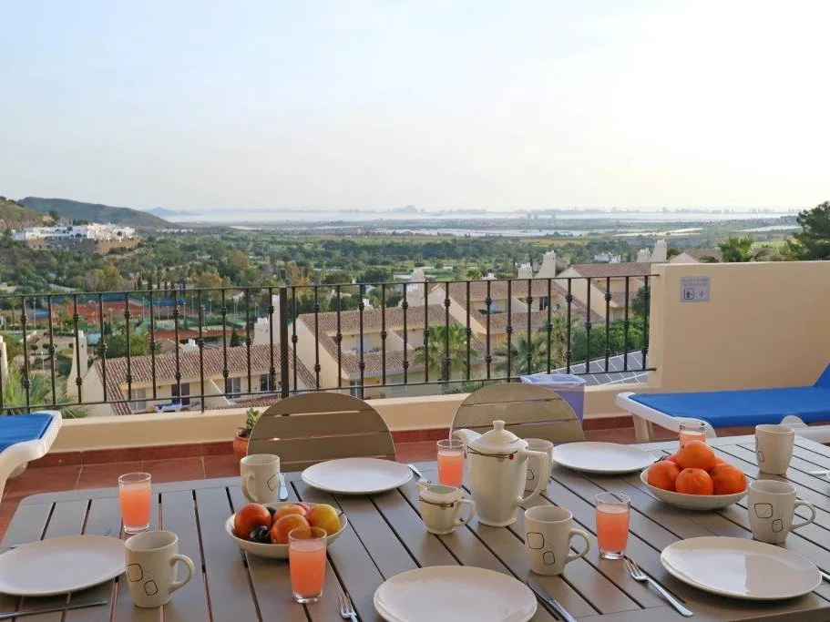 LO471 Outdoor dining with view mtime20180130161754