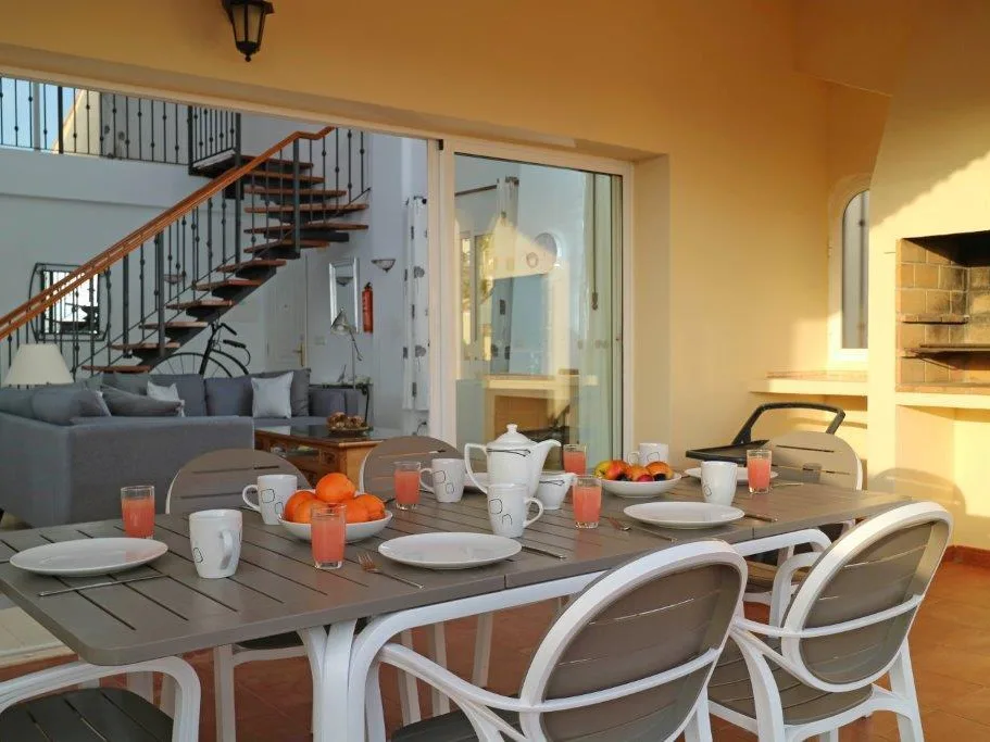 LO471 Terrace with BBQ mtime20180130161805