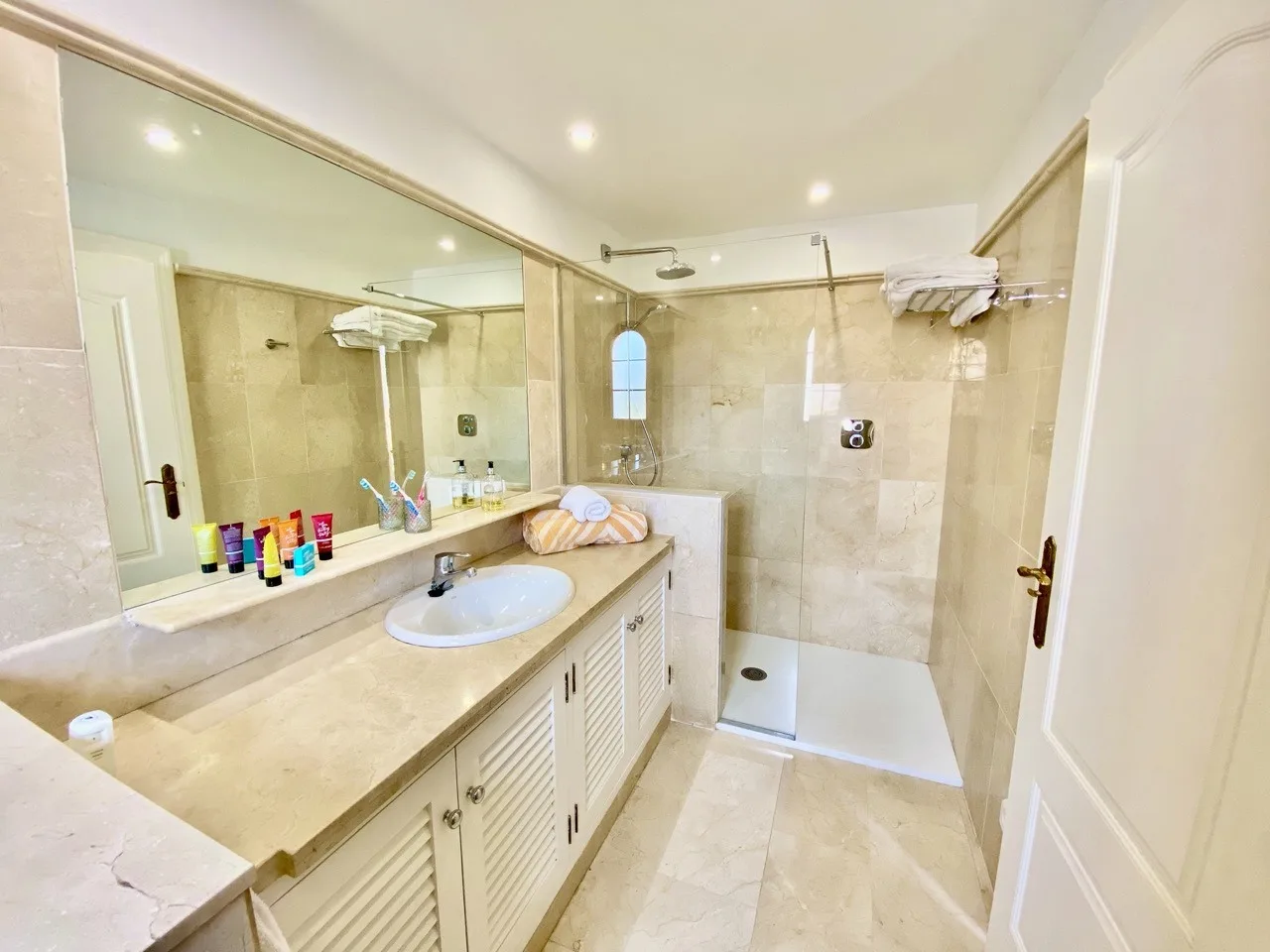 MC13 Bathroom 2 Large mtime20220310084842