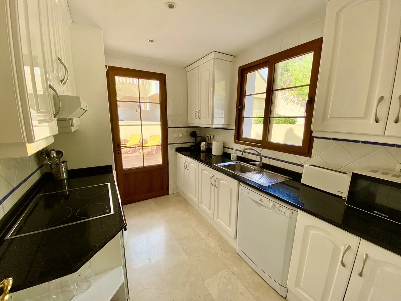 MC13 Kitchen 2 Large mtime20220310084922