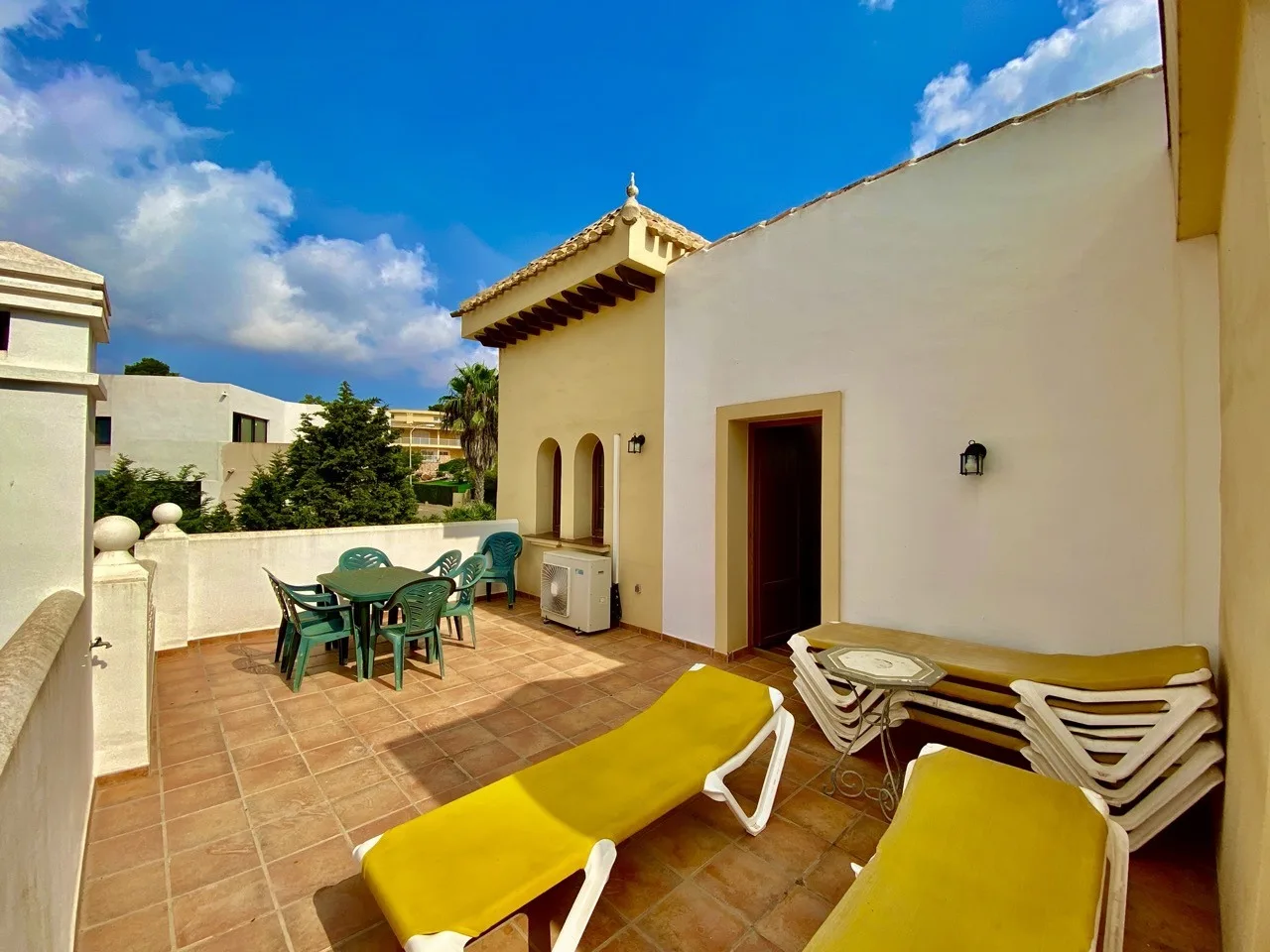 MC13 Roof Terrace Large mtime20220310084931