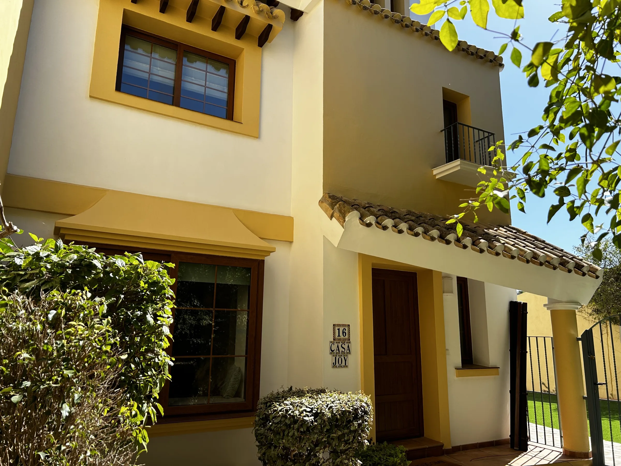 MC16 Front of Villa