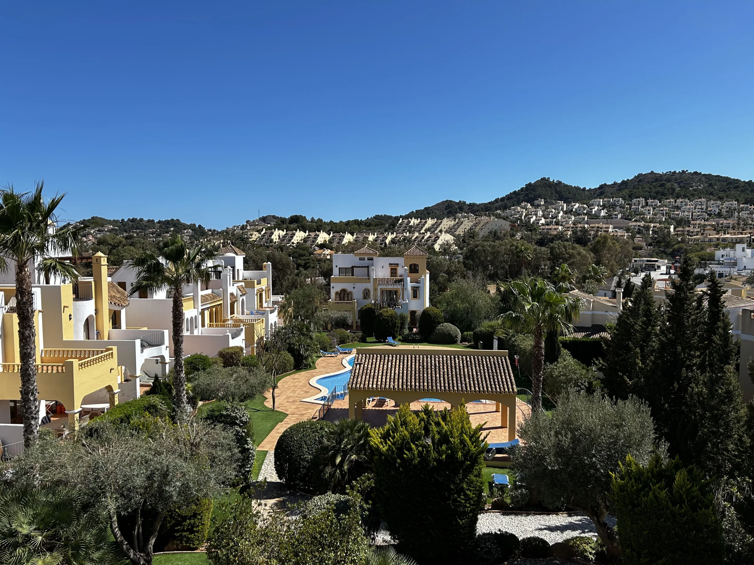 MC16 Top Terrace View to Pool