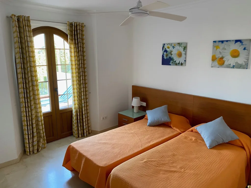 MC9 Bedroom 2 with terrace mtime20230516082811