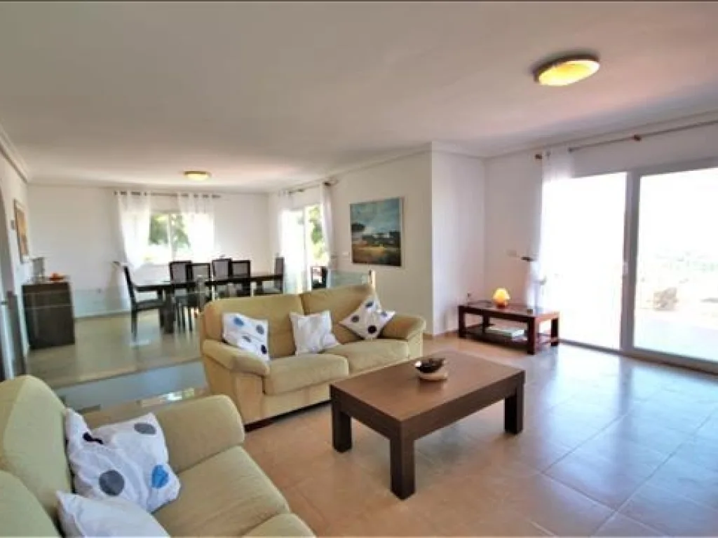 Dining and Lounge to Terrace mtime20201214104253