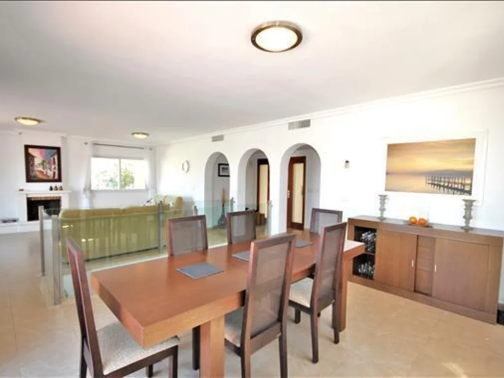 Dining room to Lounge mtime20201214104254