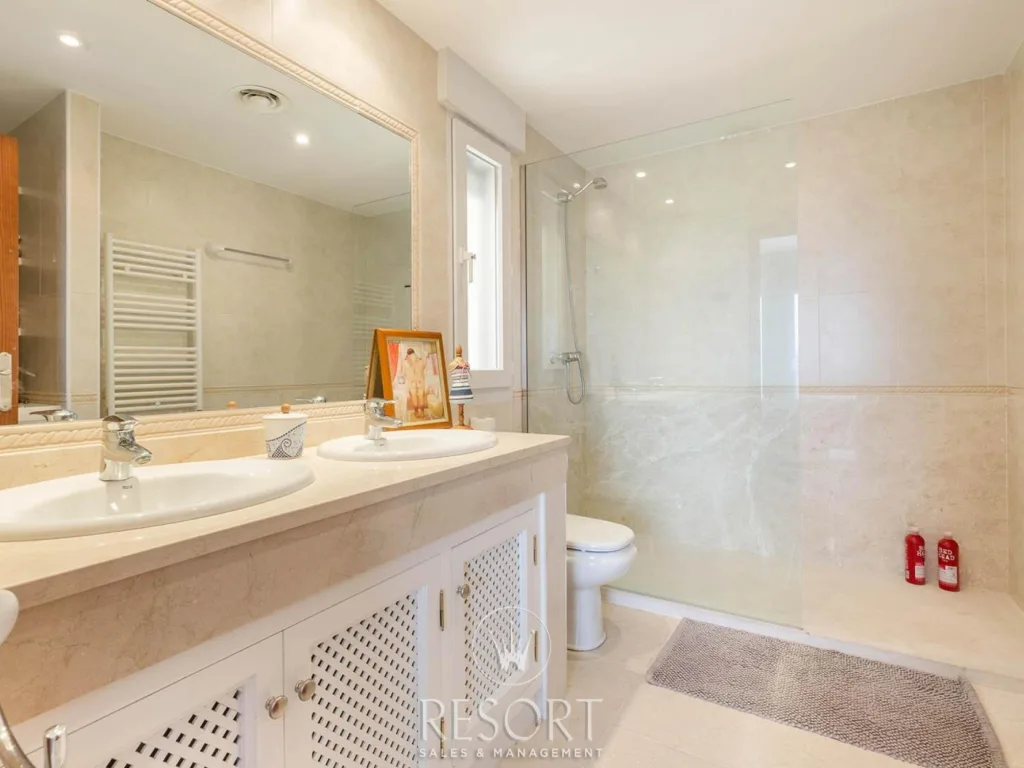 Monte leon 9 for sale 62badbeddb6ca