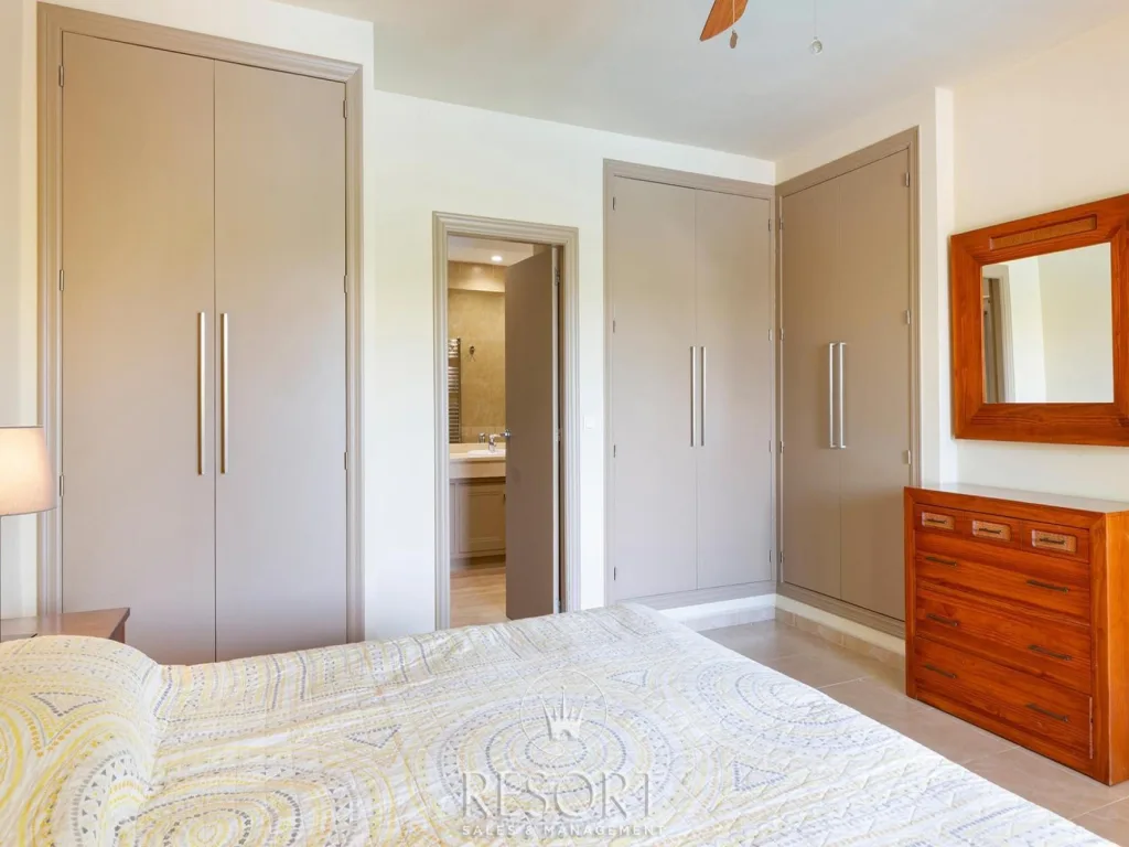 Monte leon 13 for sale 68d27e9b367d3
