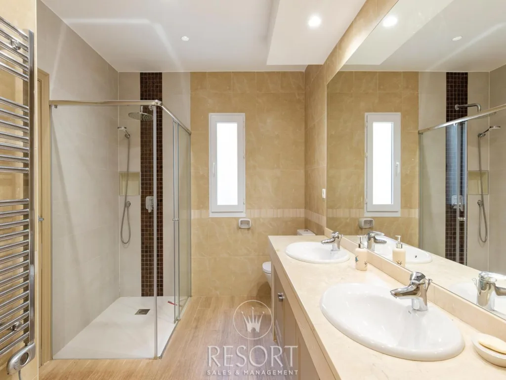 Monte leon 13 for sale 68d27e9c53e6e