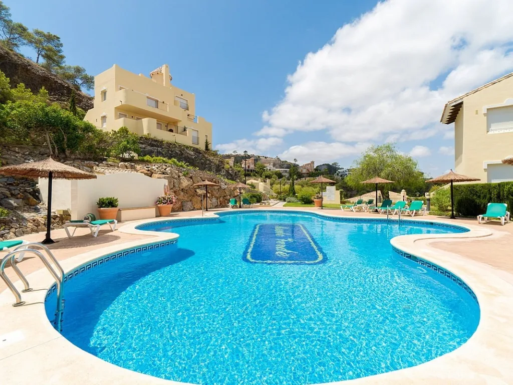 MV34 Communal Pool 1
