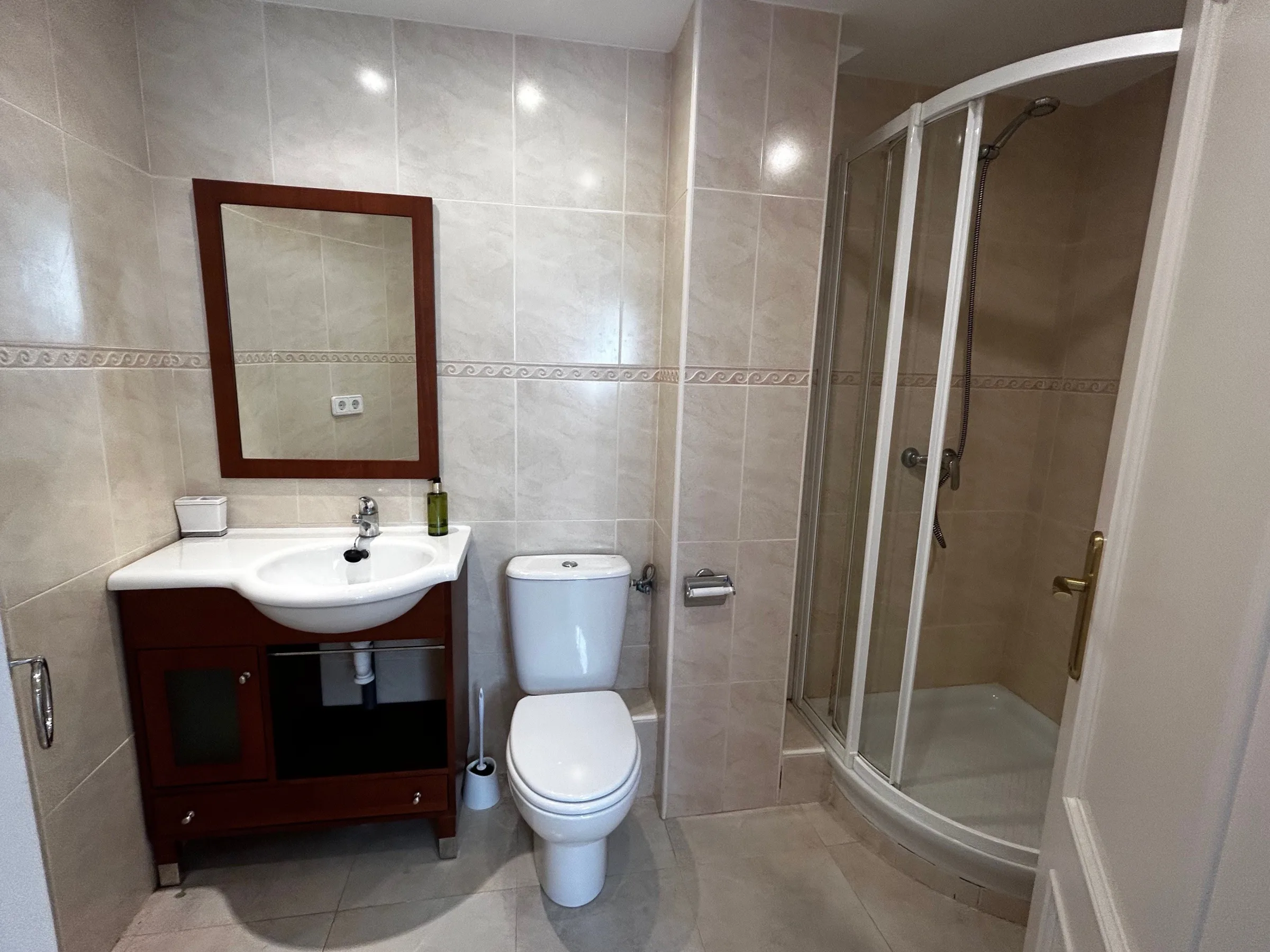 MC4 downstairs shower room mtime20231023110649