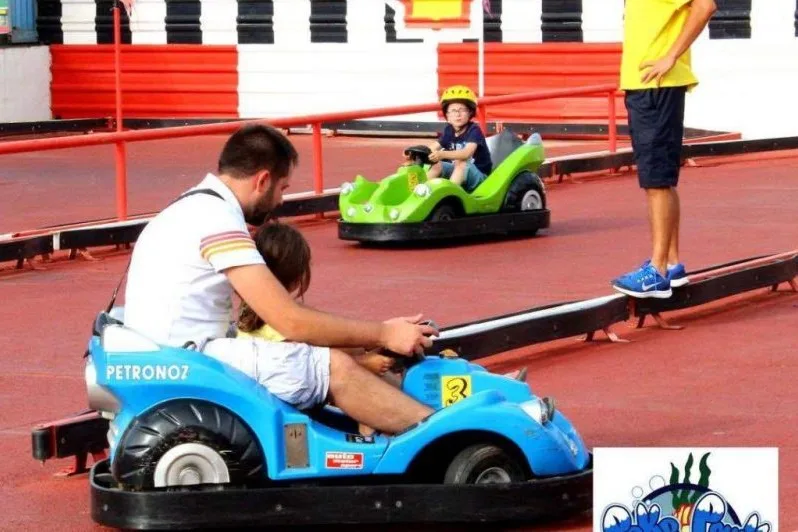 Peke coches para niños en la manga del mar menor peke park 1024x1024