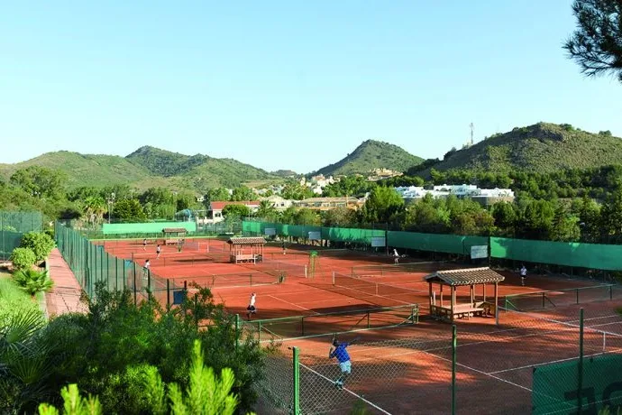 01 LMC Tennis Centre