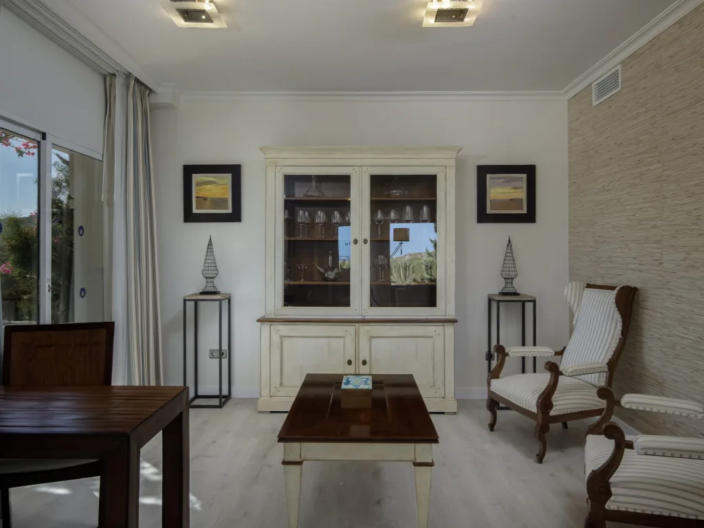 V1 15 of 16 mtime20231121121404