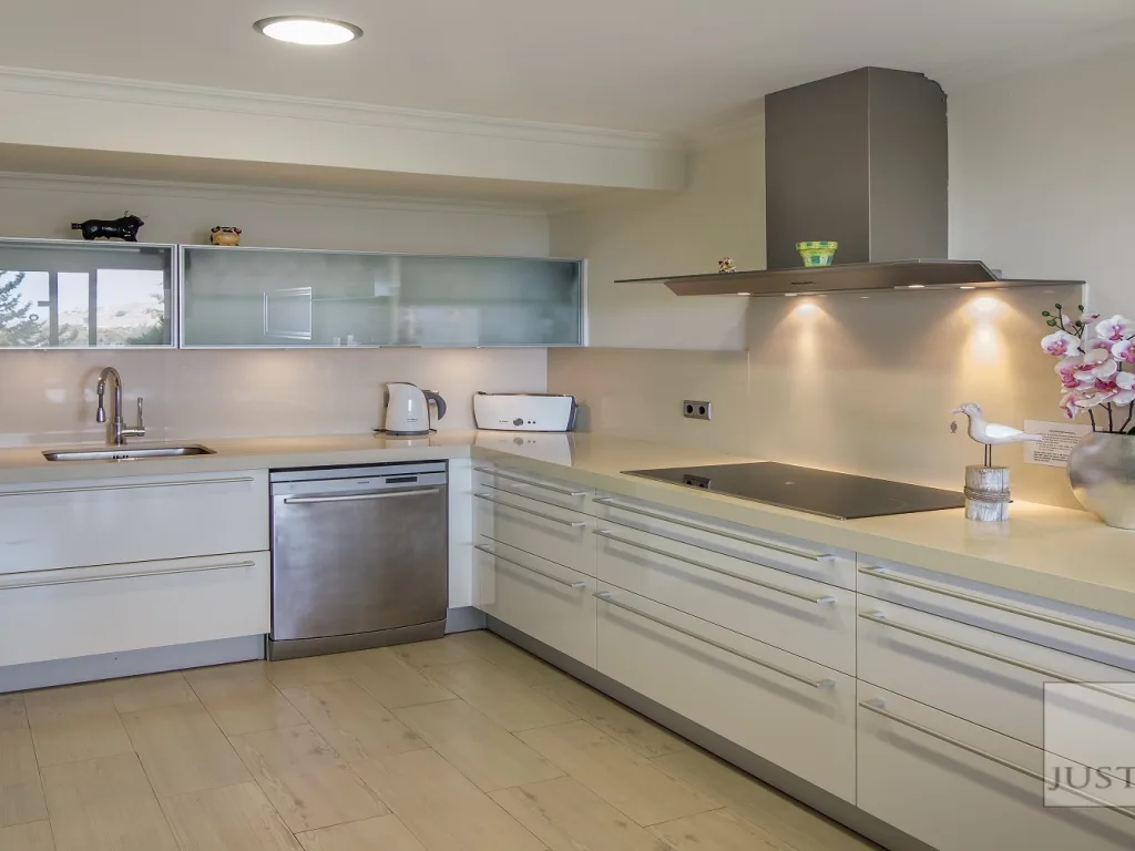 Villa 1 Kitchen 1938x1000 mtime20180503142142