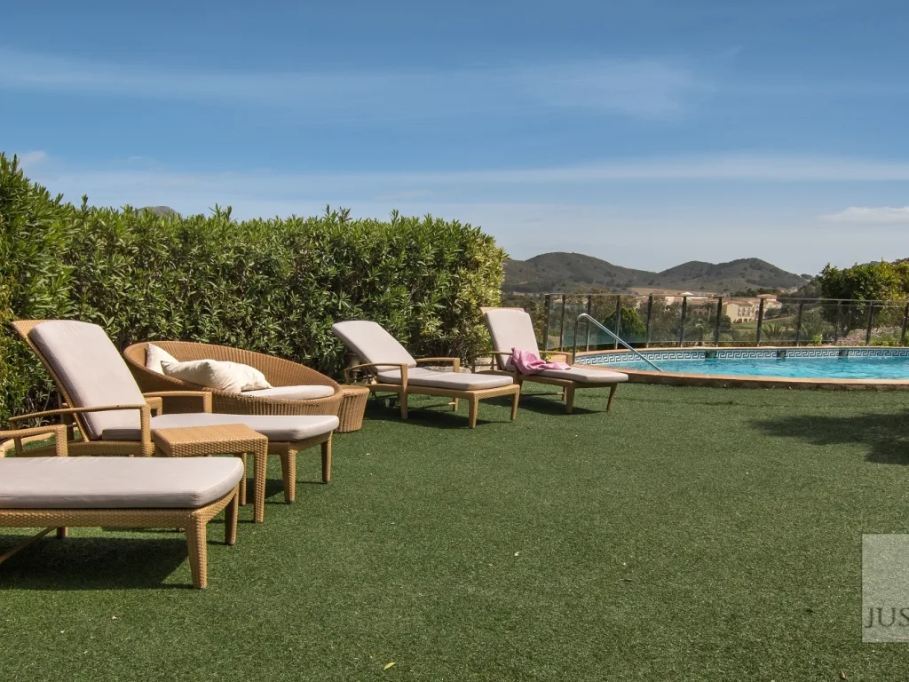 Villa 1 Garden Pool 1938x1000 mtime20180503142136