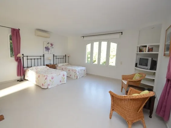 V134 Bedroom 4