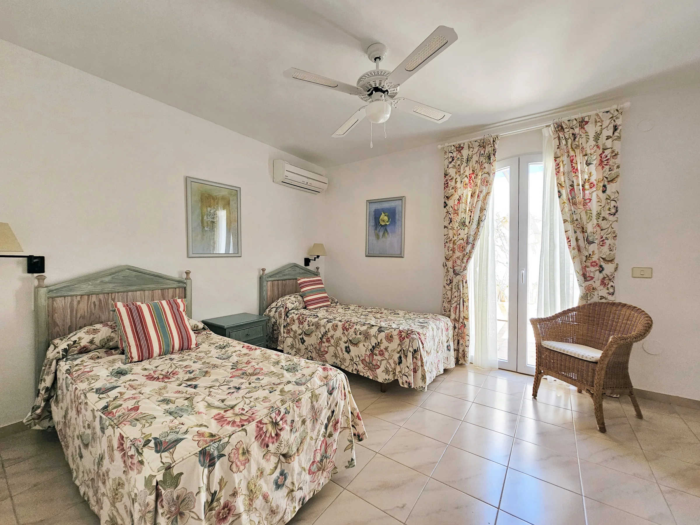 IV154 Bedroom 2 with ensuite