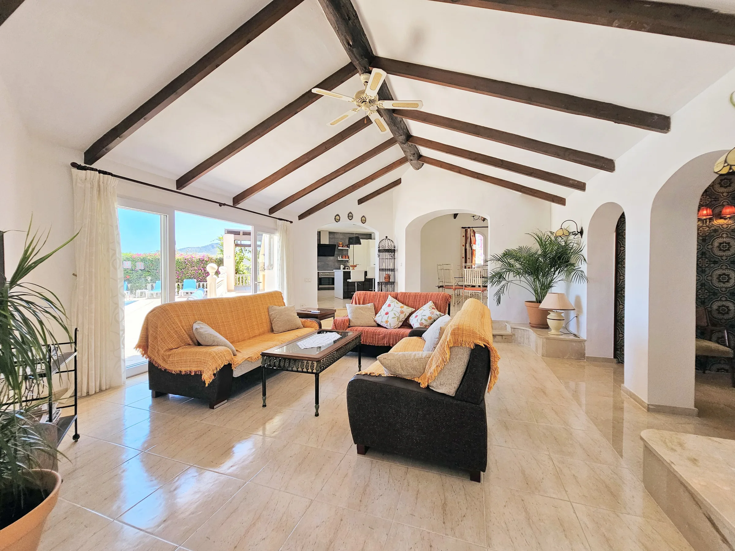 IV154 Living area 1