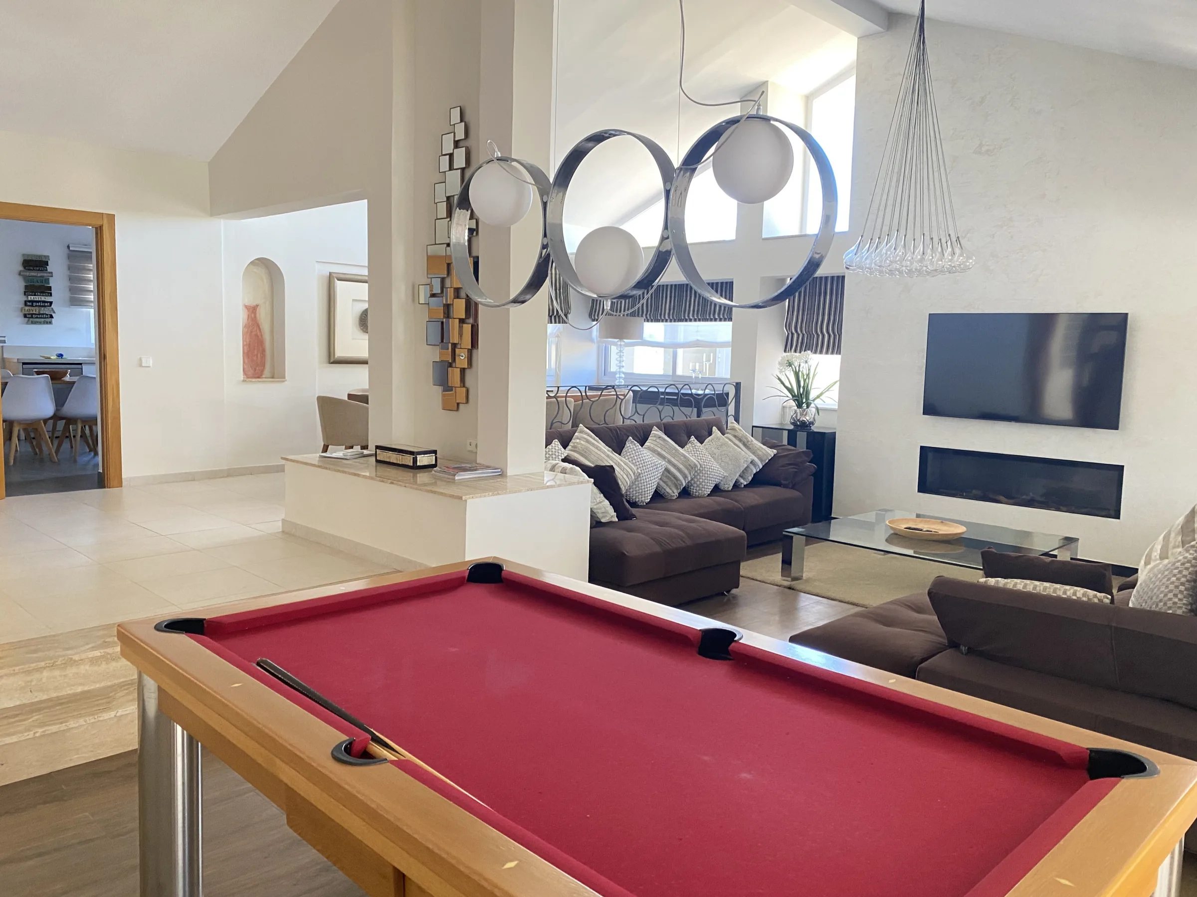 V171 Pool Table