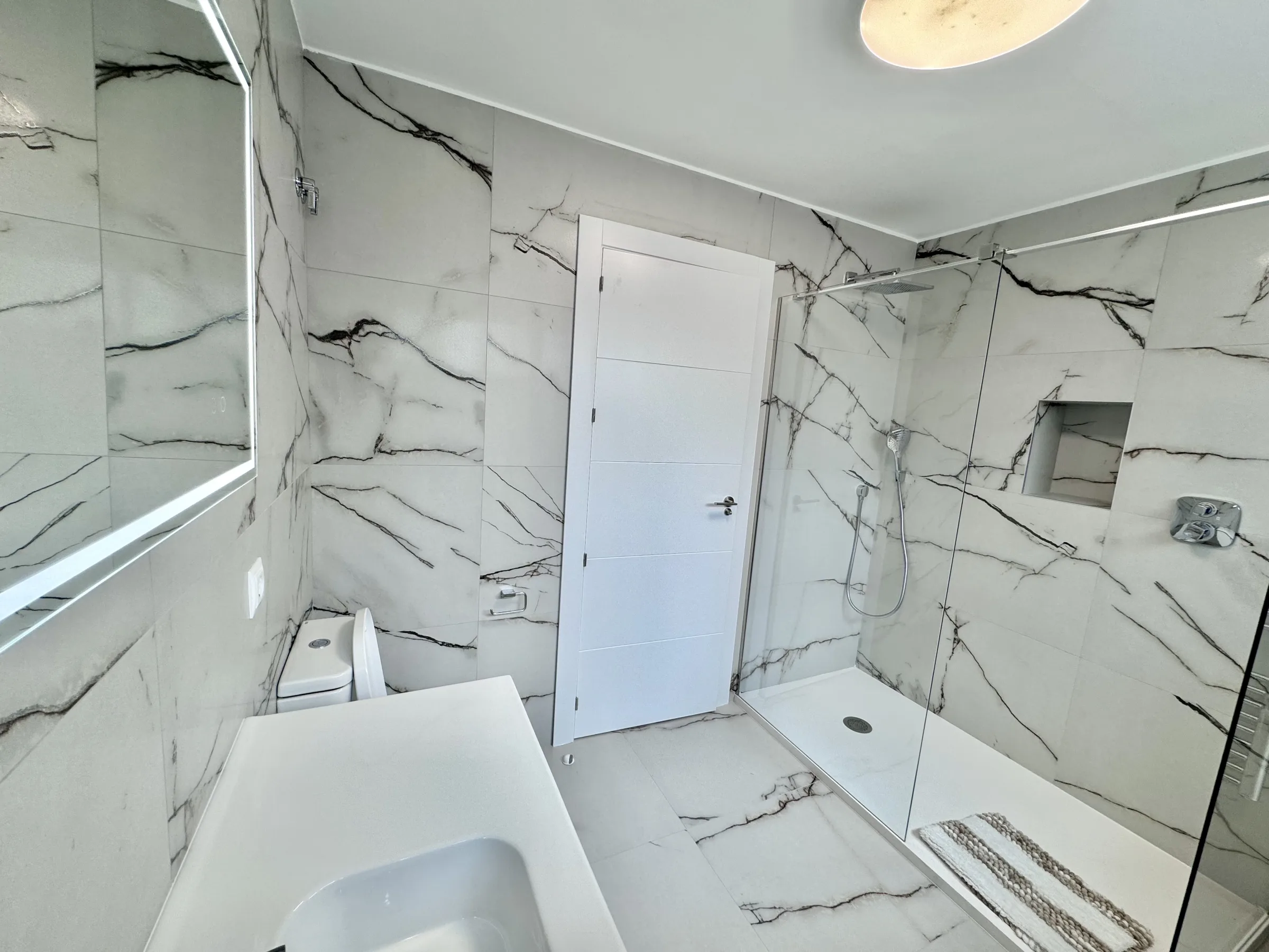 V171 annex bathroom b