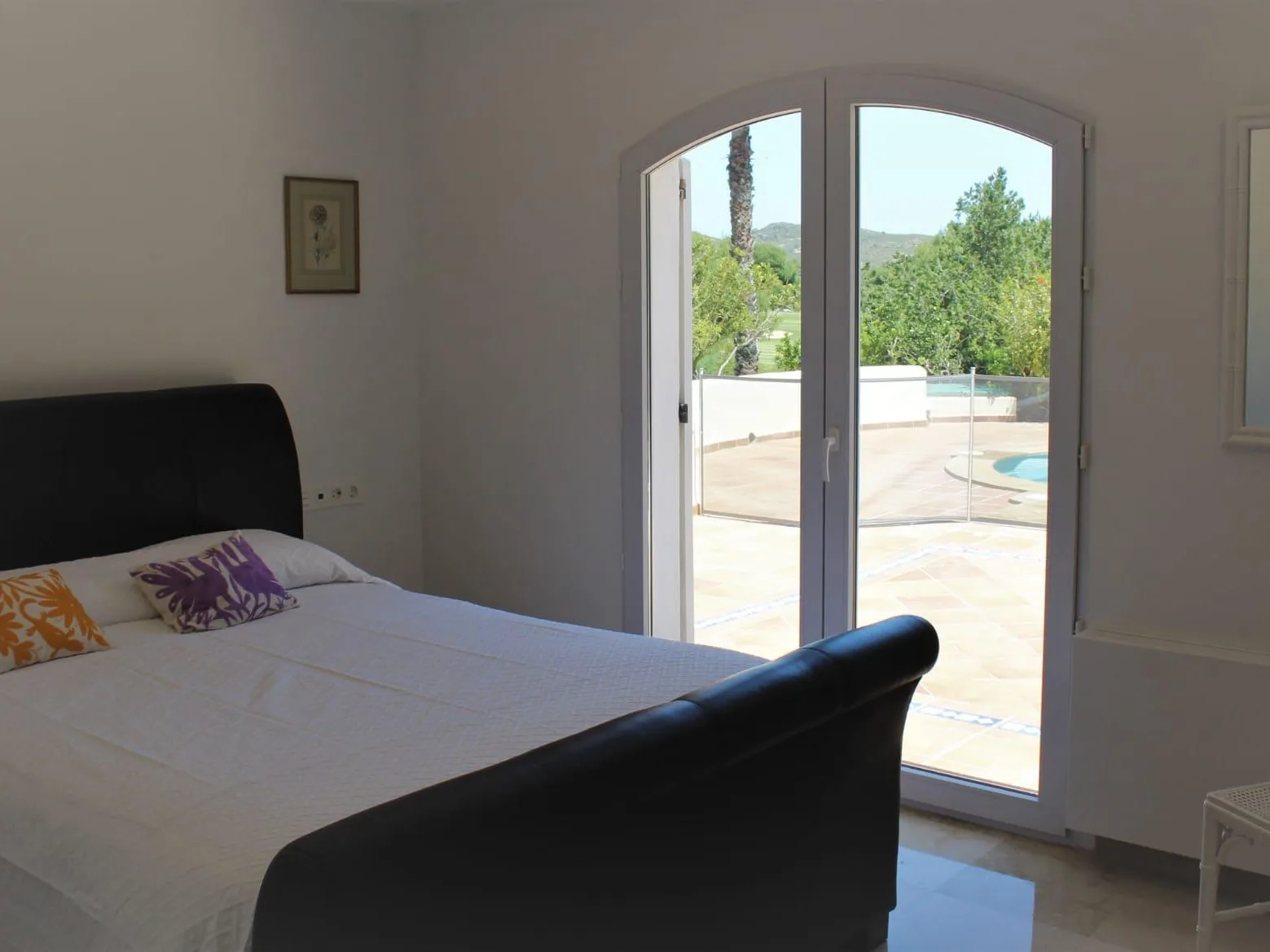 V192 ground floor king bedroom mtime20220701154643