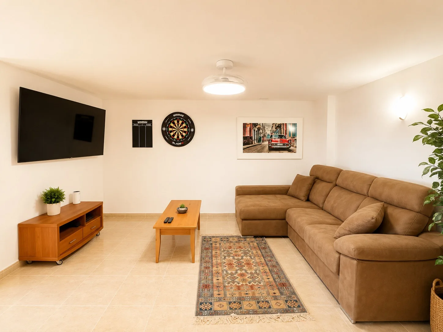 V20 Downstairs lounge