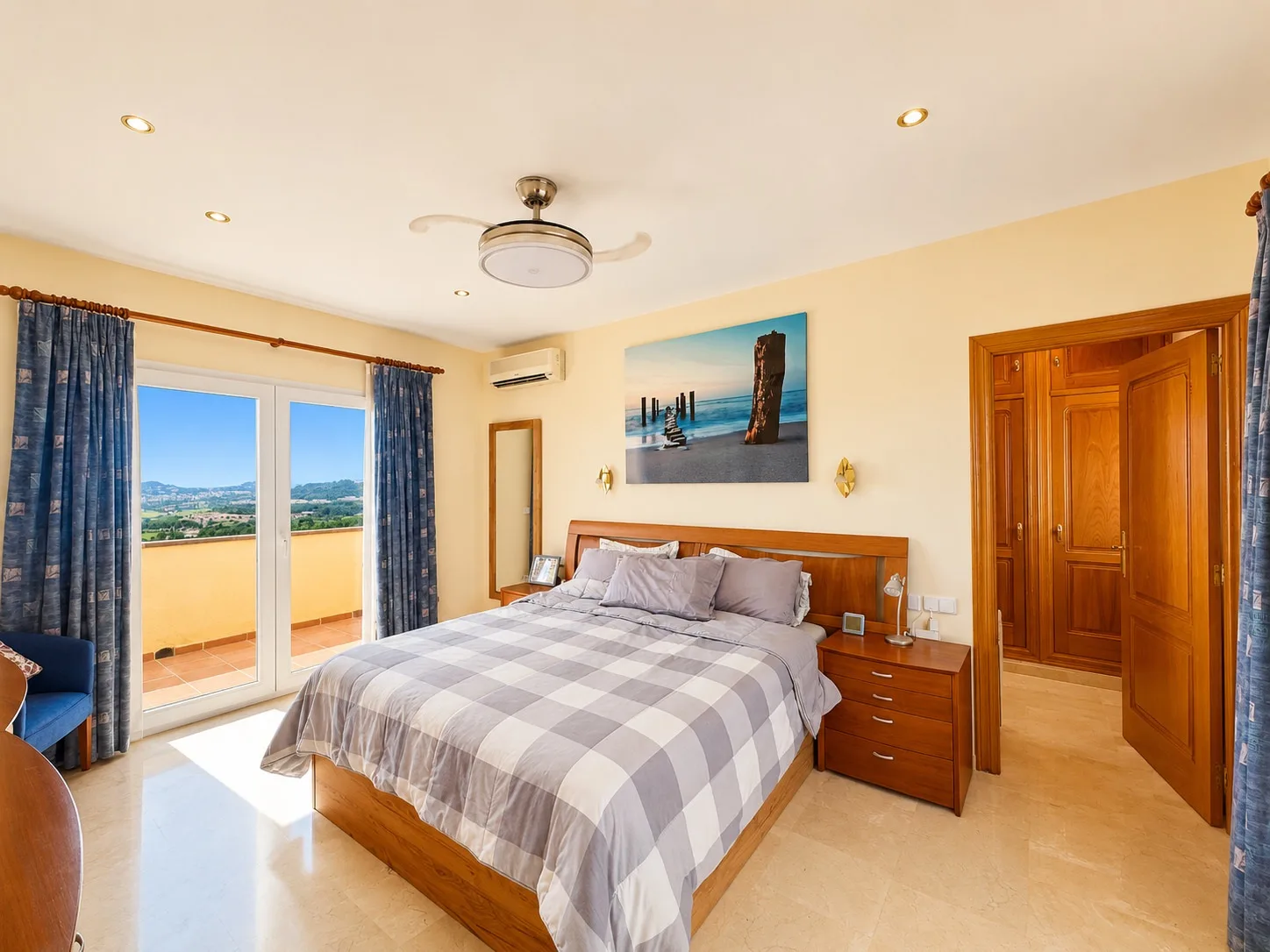 V20 Bedroom 1 a