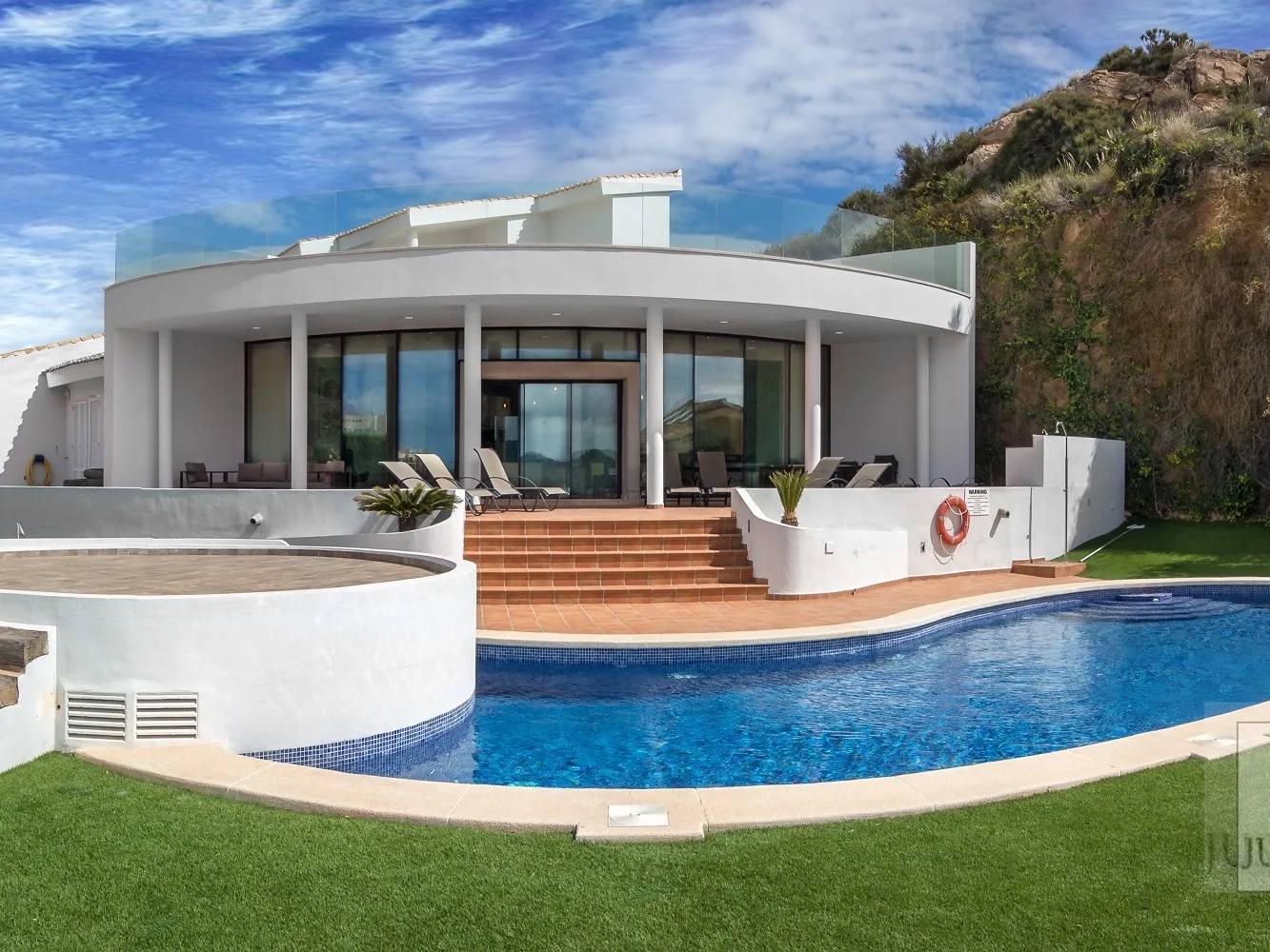 Villa 52 1938x1000 mtime20180503125848