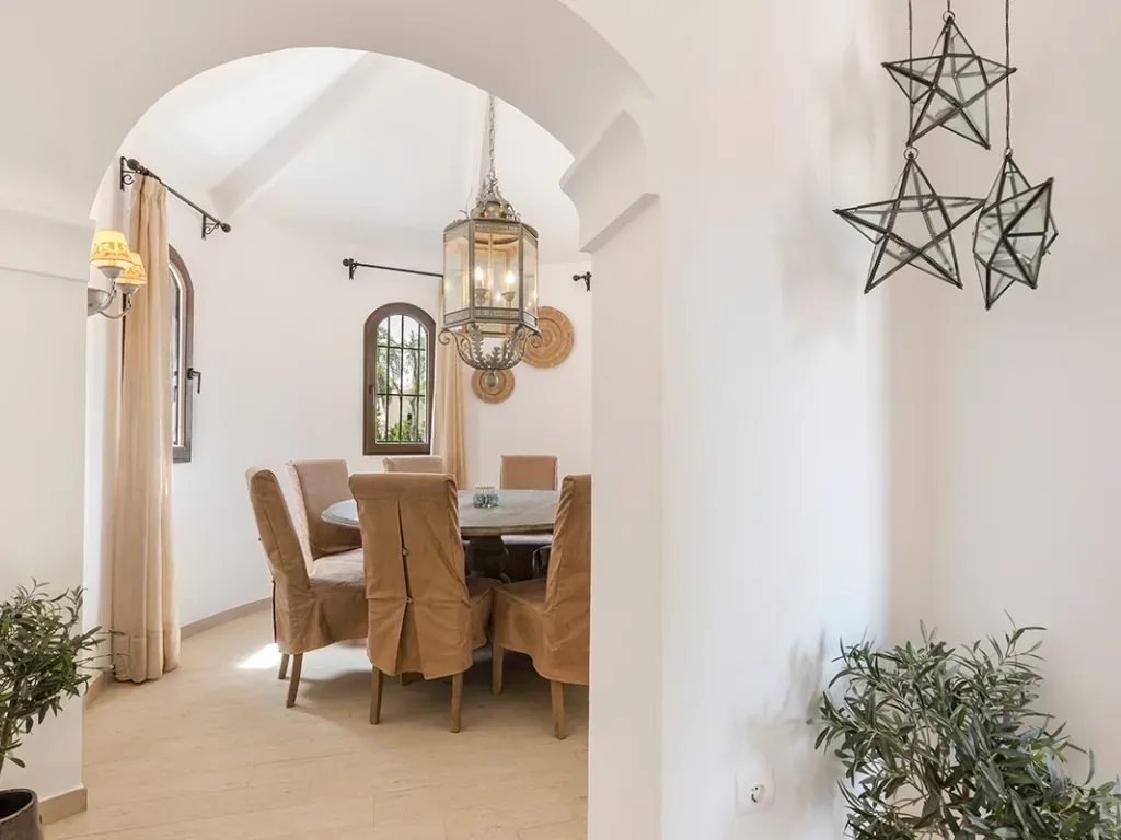 Villa70 016 dining room