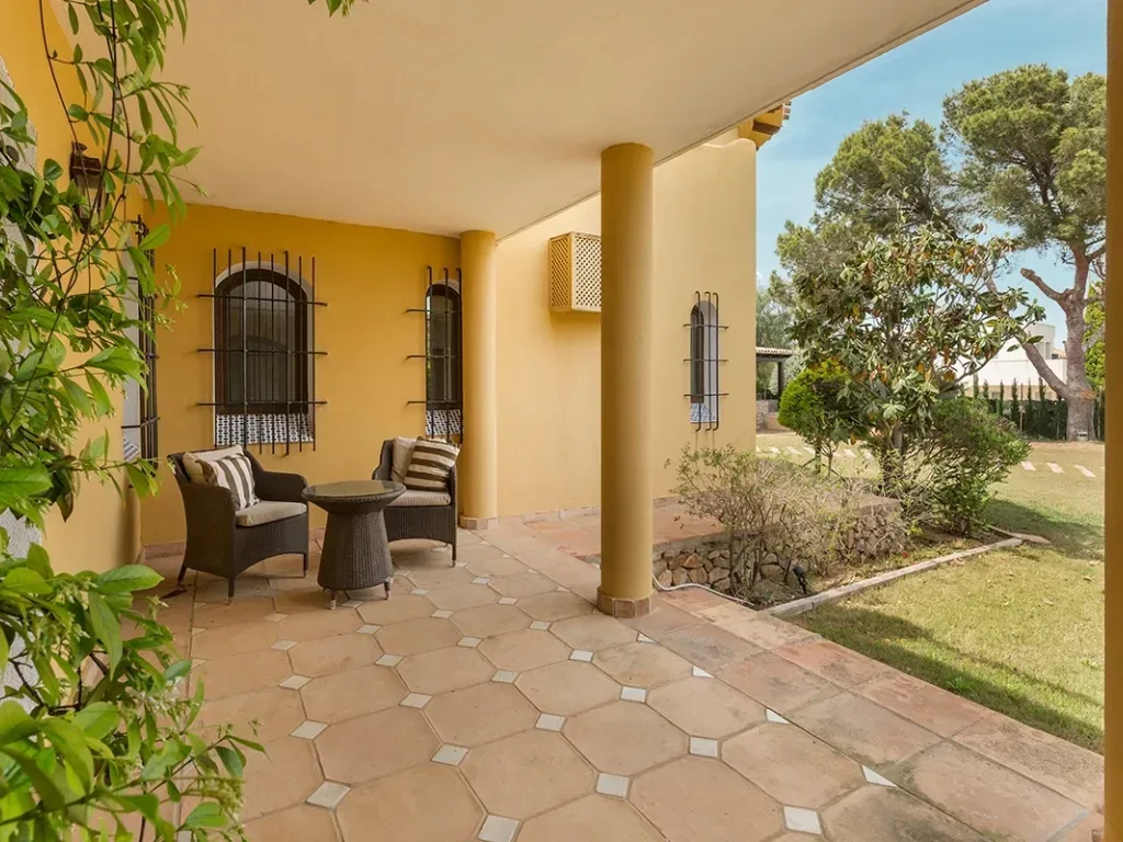 Villa70 024 porch