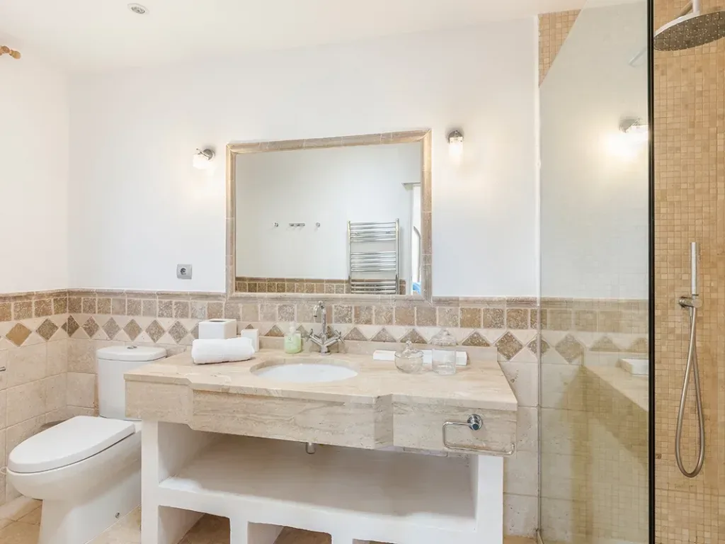 Villa70 032 bathroom